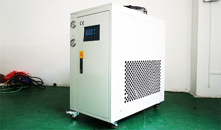 分體式冷水機與其它冷水機有何區(qū)別呢？